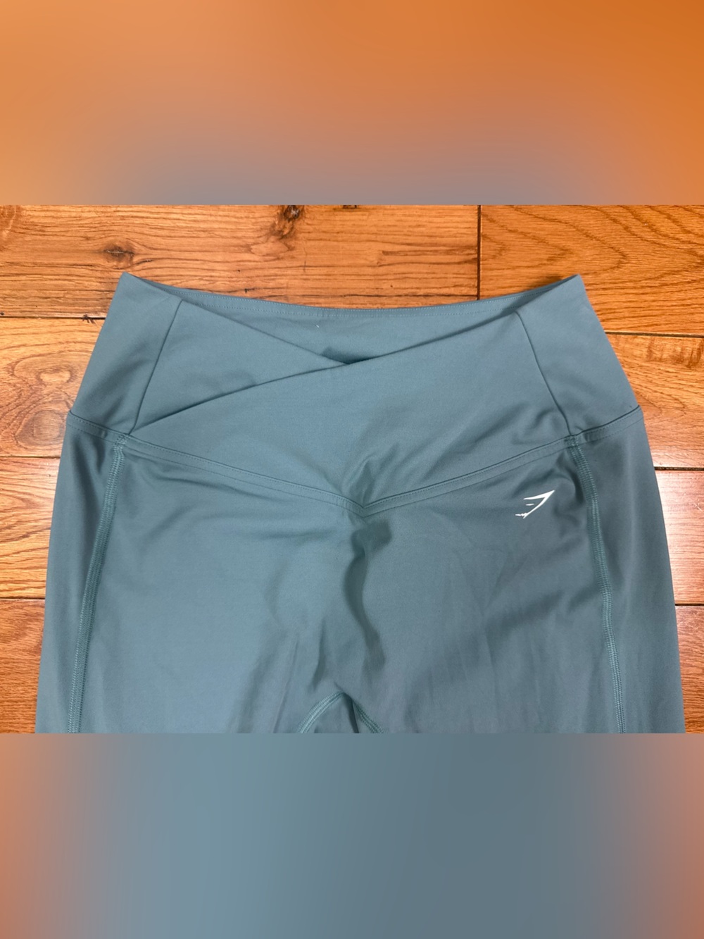 Gymshark Women’s Crossover Leggings - Picture 3 of 6